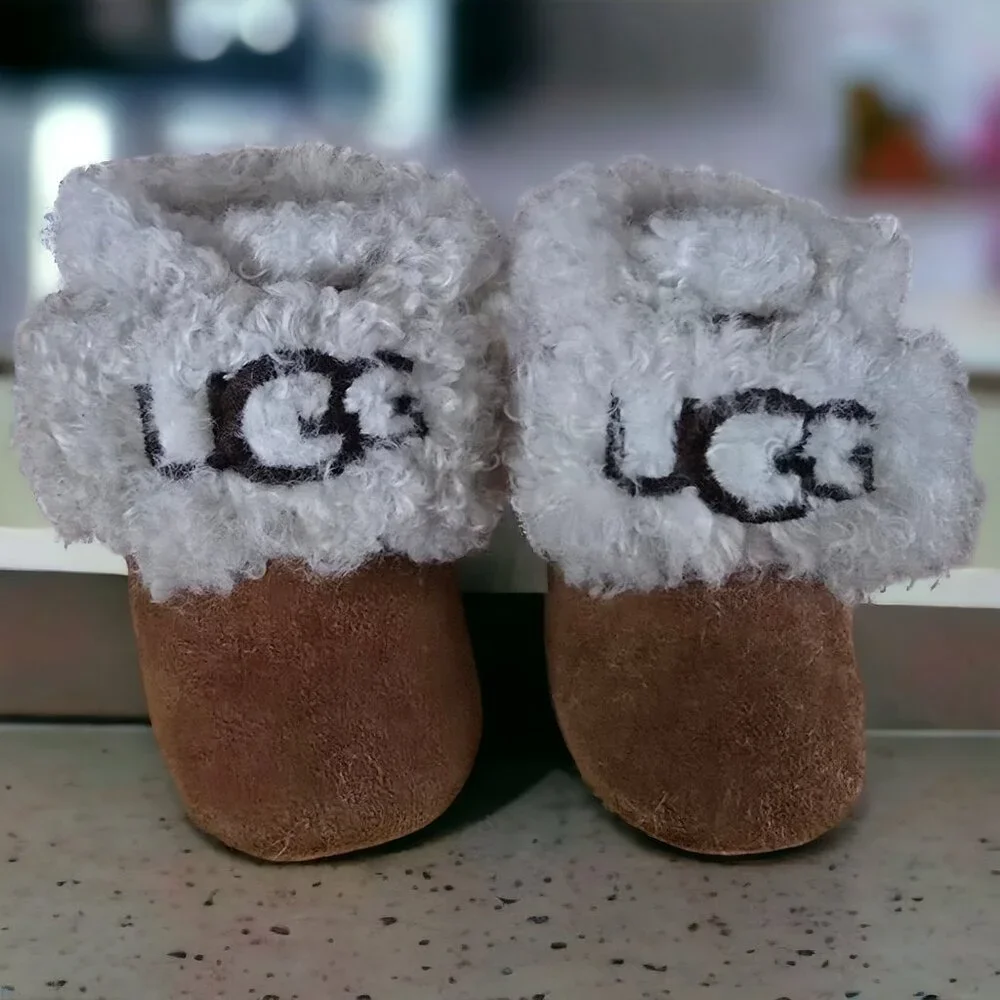UGG ( 3/4 ) Chestnut Booties in Faux Leather and Curly Shearling Embroid…